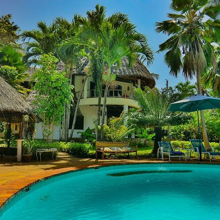 Upani In Diani Bed & Breakfast Diani Beach Exterior foto