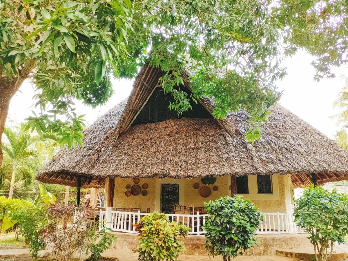 Upani In Diani Bed & Breakfast Diani Beach Exterior foto