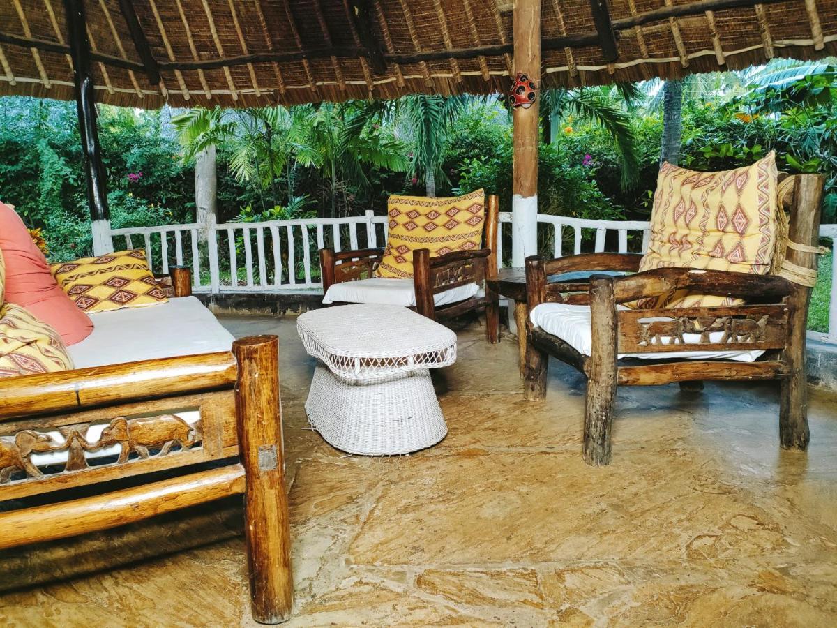 Upani In Diani Bed & Breakfast Diani Beach Exterior foto