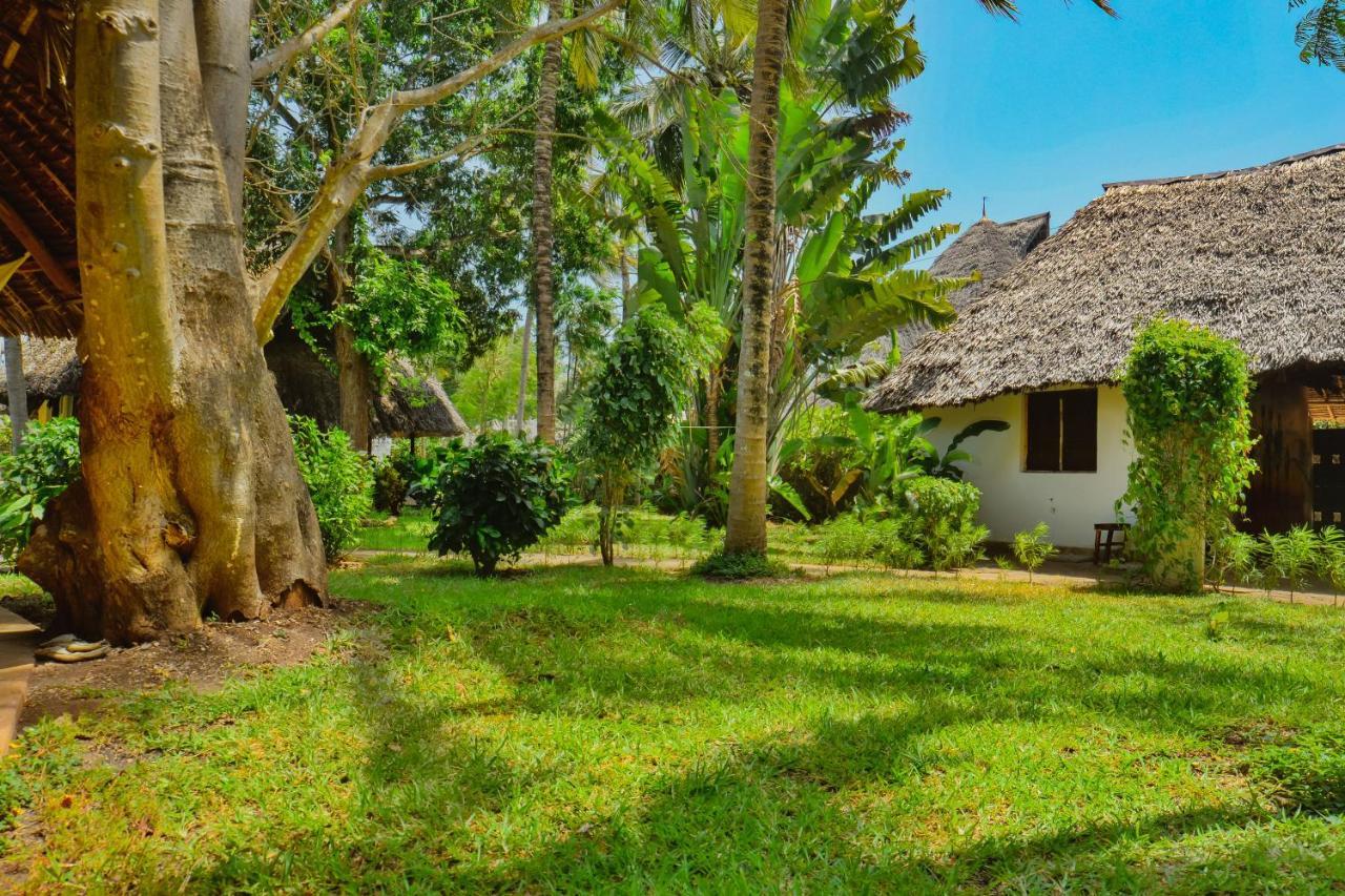 Upani In Diani Bed & Breakfast Diani Beach Exterior foto