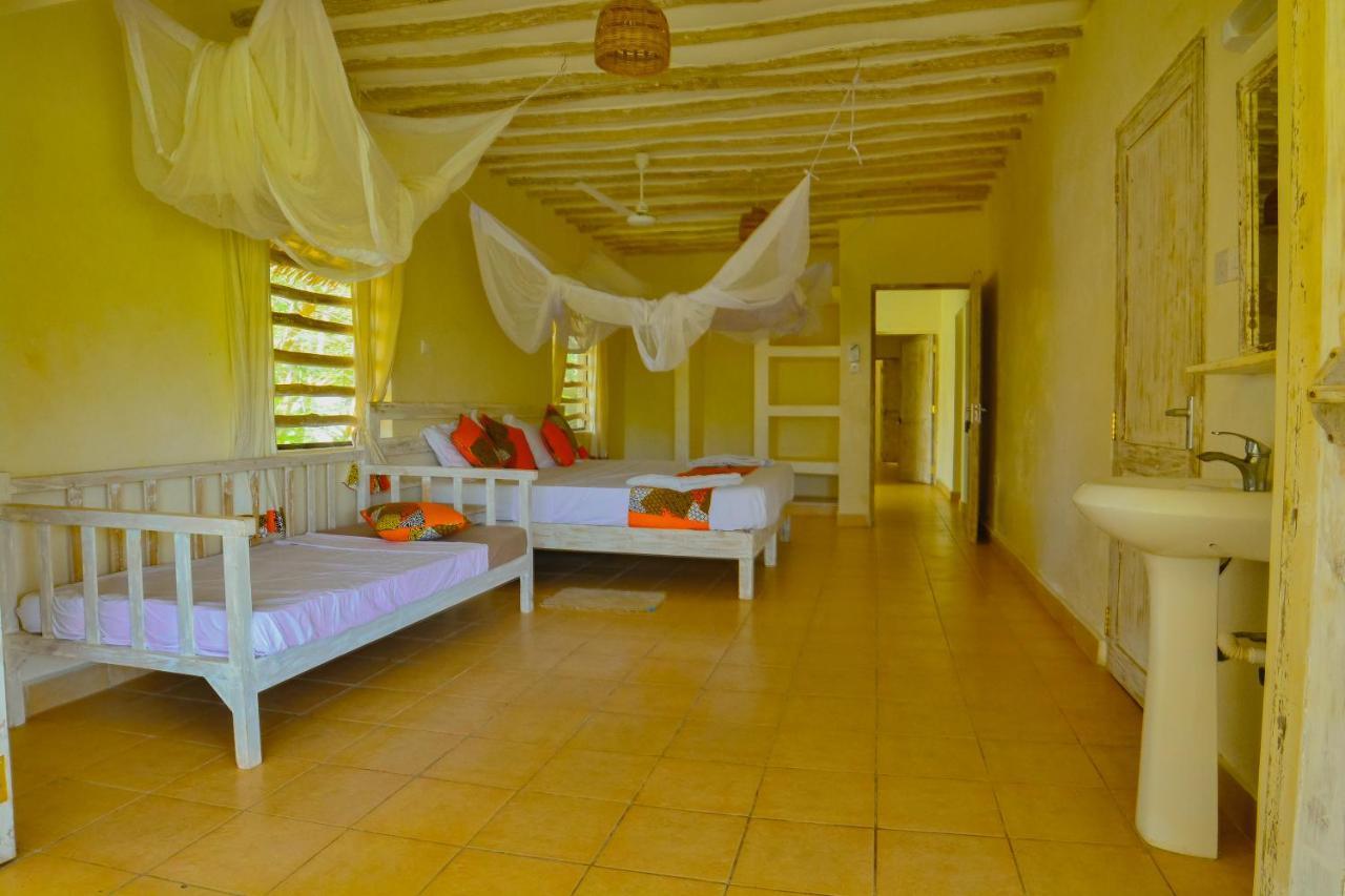 Upani In Diani Bed & Breakfast Diani Beach Exterior foto