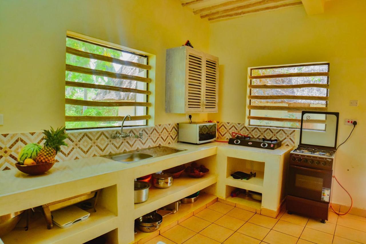 Upani In Diani Bed & Breakfast Diani Beach Exterior foto